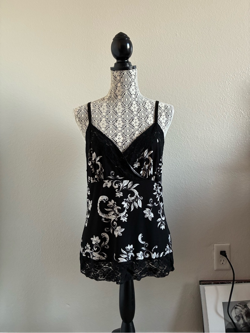 White House Black Market Floral Lace Cami